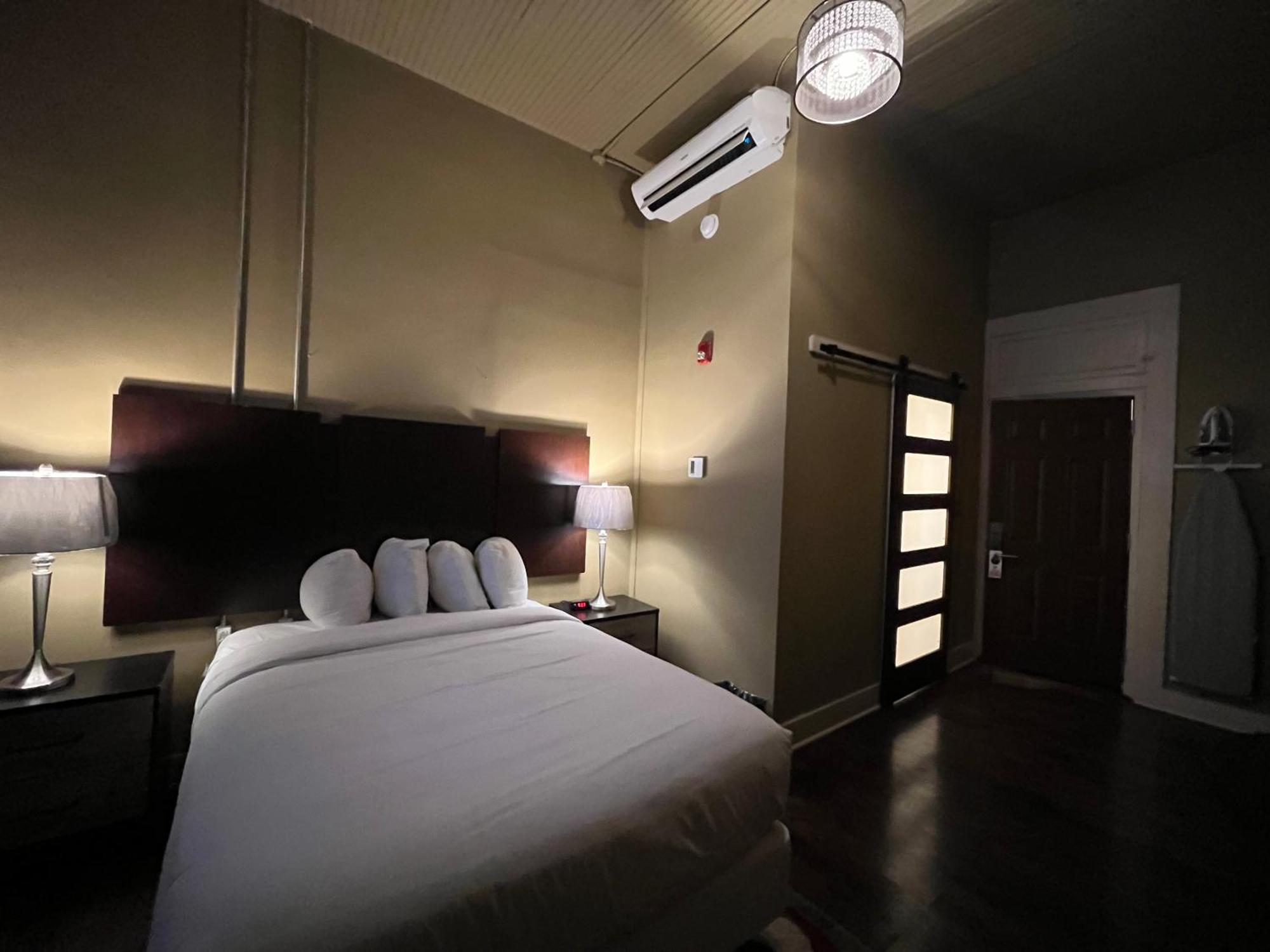 The Skylight Hotel กรีนวิลล์ ภายนอก รูปภาพ
