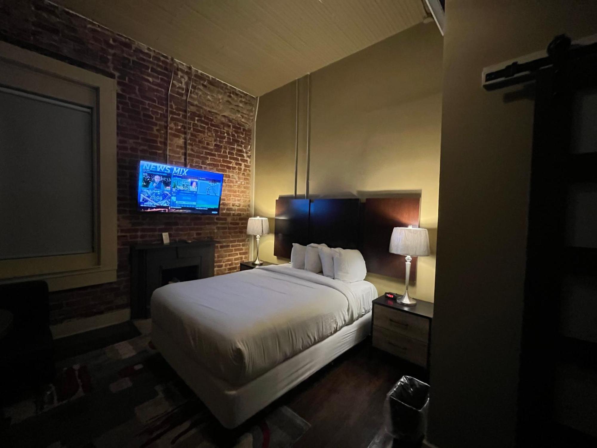 The Skylight Hotel กรีนวิลล์ ภายนอก รูปภาพ