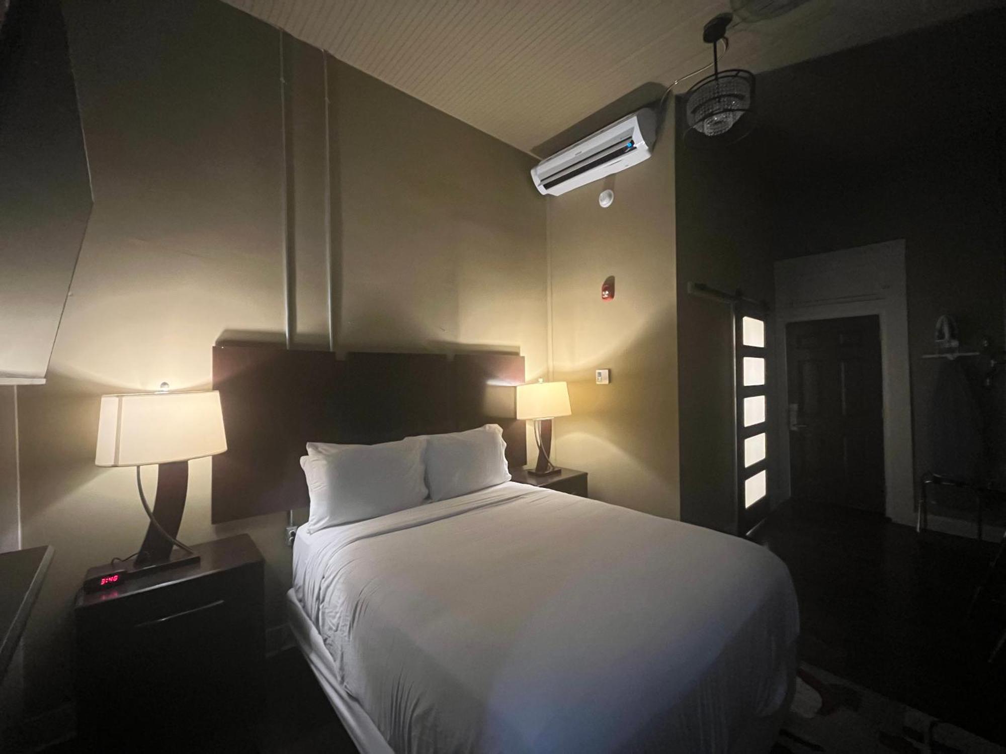 The Skylight Hotel กรีนวิลล์ ภายนอก รูปภาพ